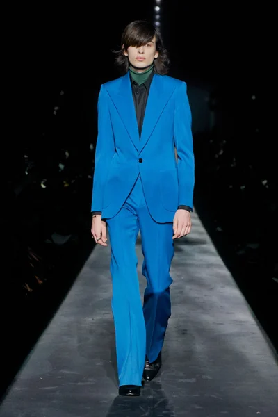 Look 30